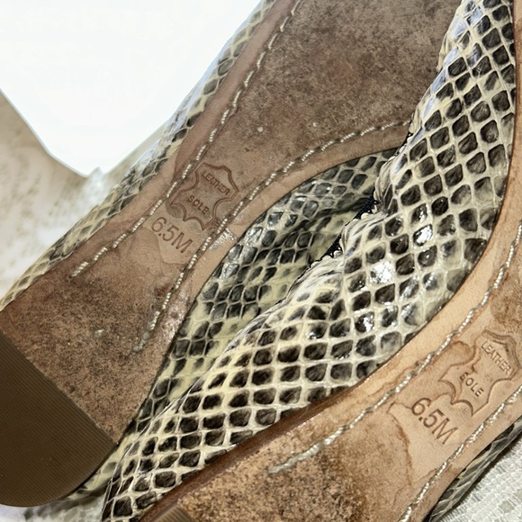 Tory Burch snakeskin ballerina flats size 6.5 - Picture 6 of 7